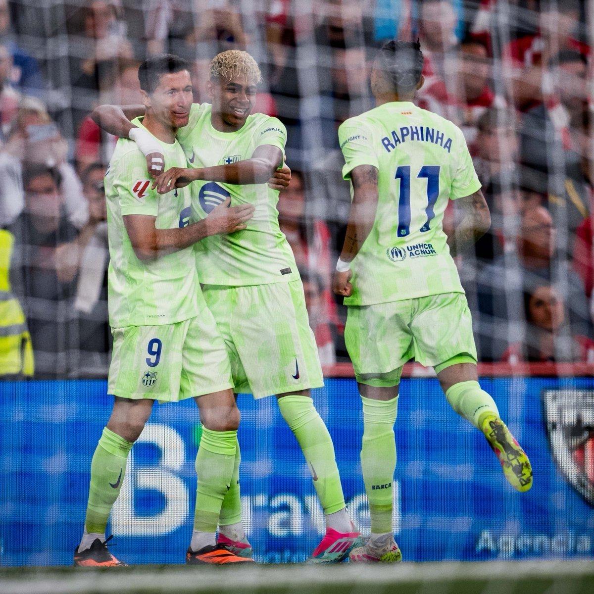 爱游戏入口-莱万多夫斯基重要时刻反败为胜，中国队带队取胜！观众掌声雷动的简单介绍